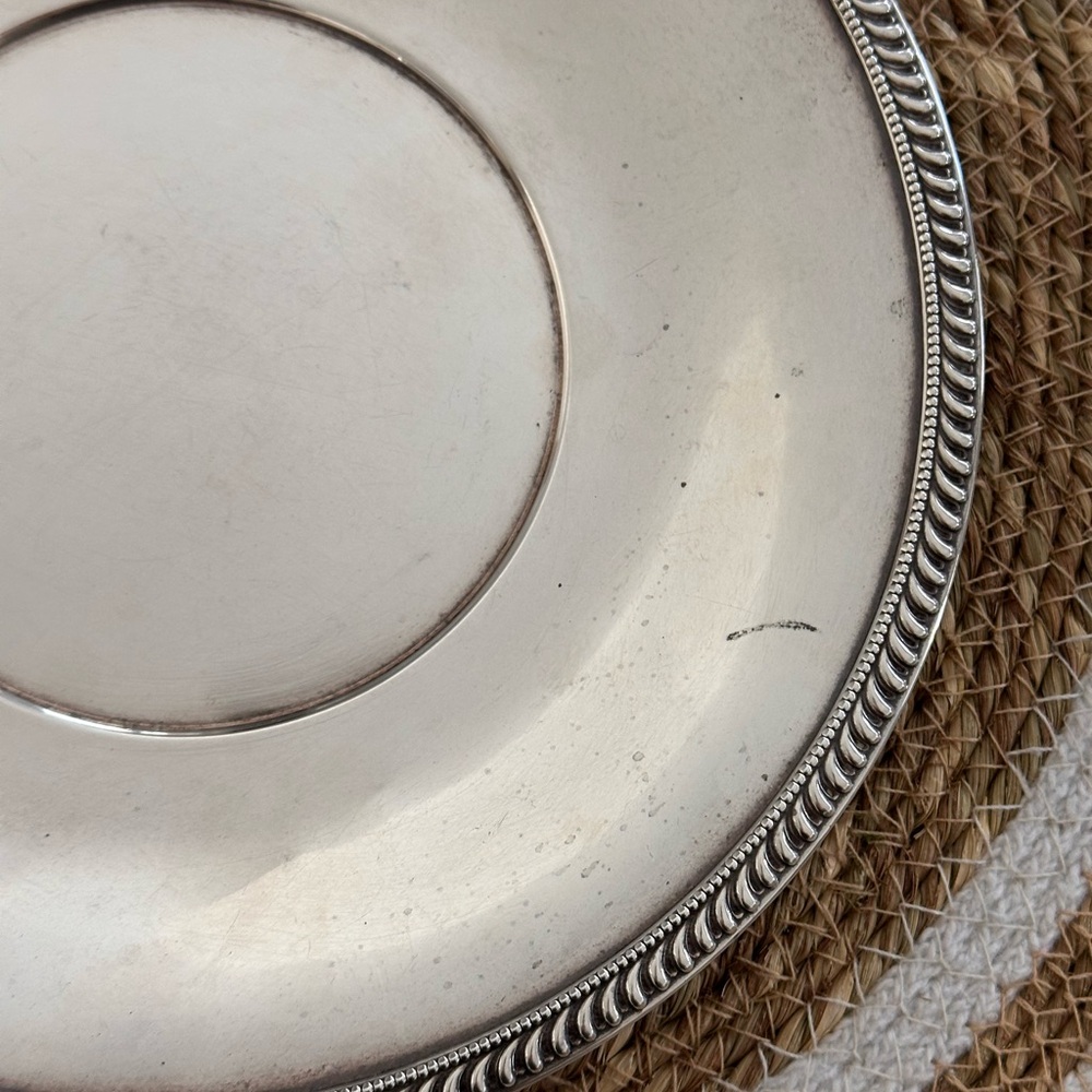 Vintage Sterling Silver Plate with Gadroon Border - Picture 4 of 9